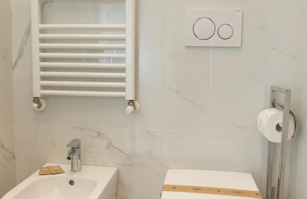 Posterla22 Ensuite Rooms-1